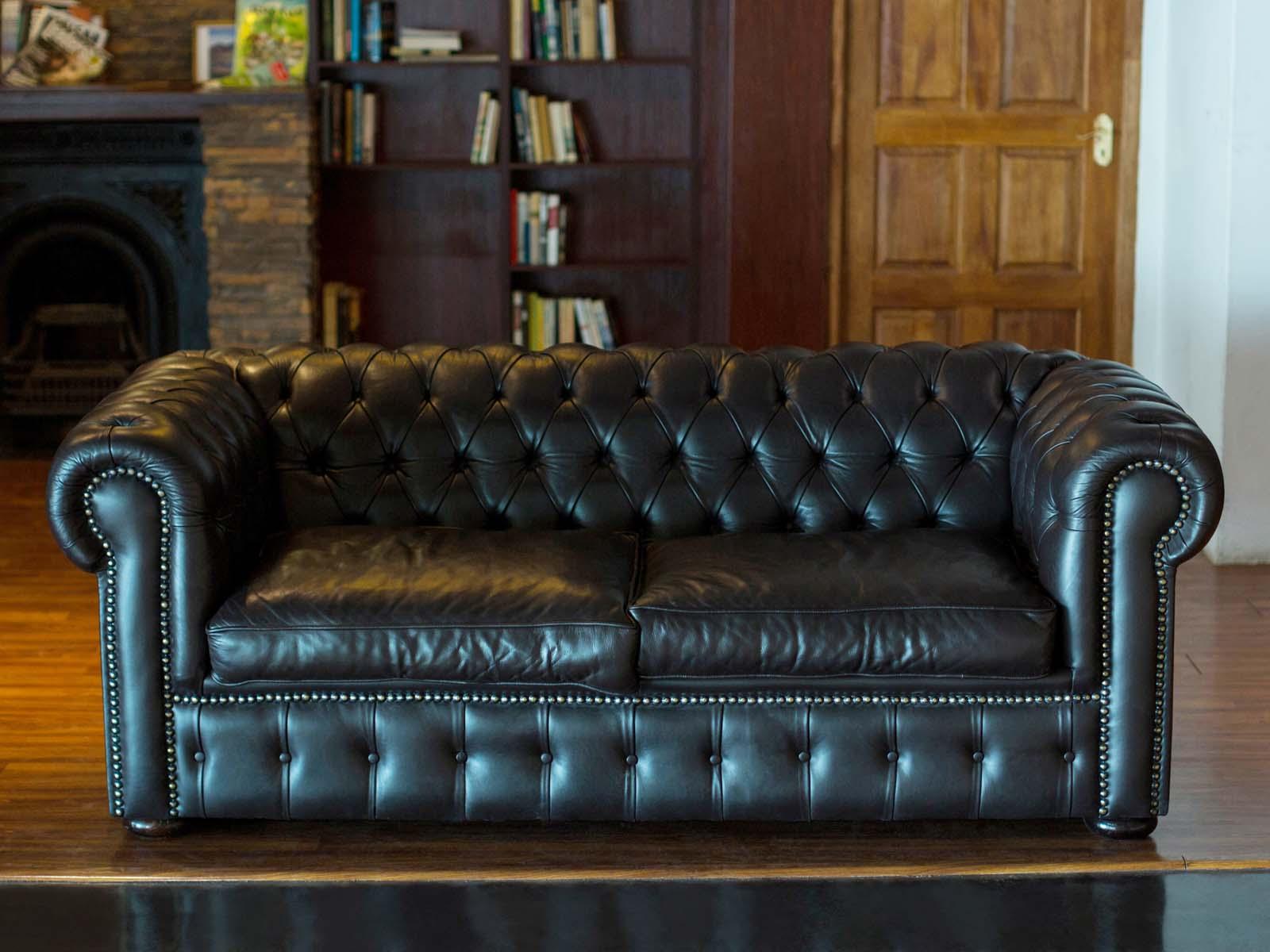 How Can The Chesterfield Sofa Add A Luxury Style To Your Living Room?